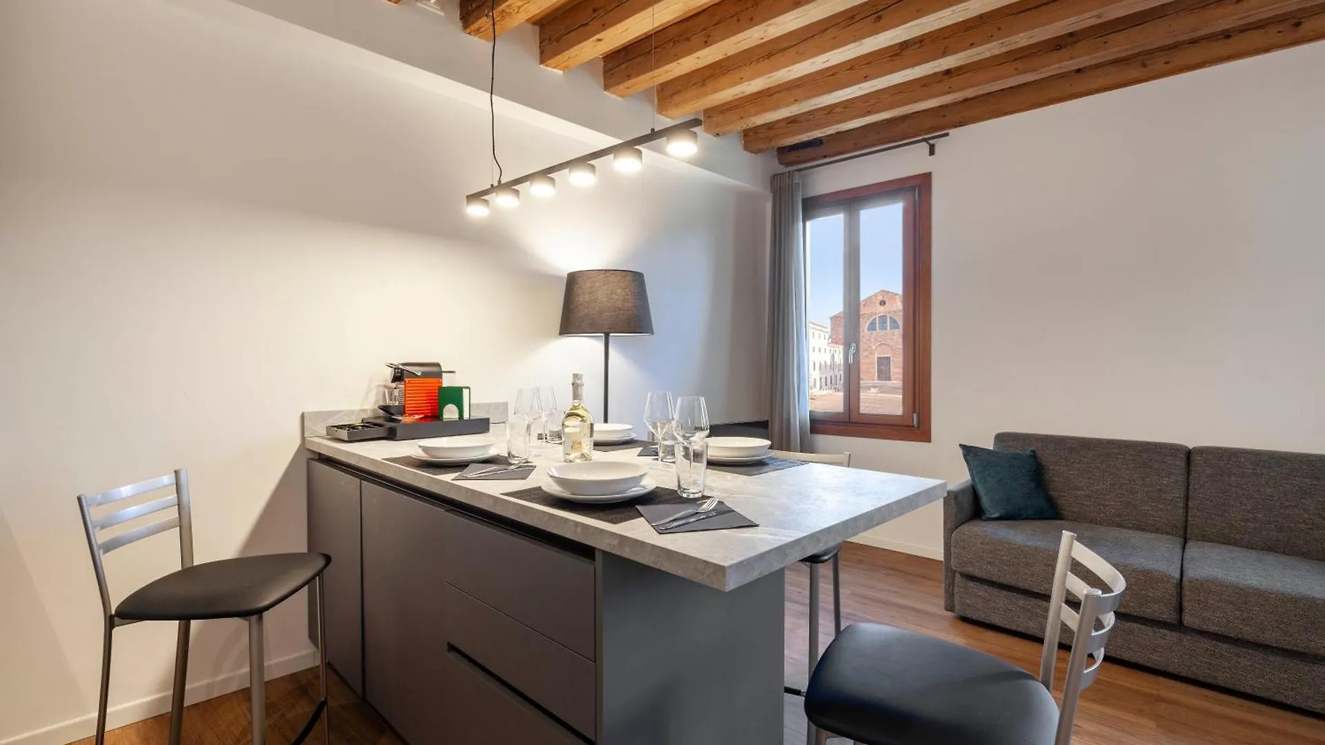 San Lorenzo Apartments 5054 Venice