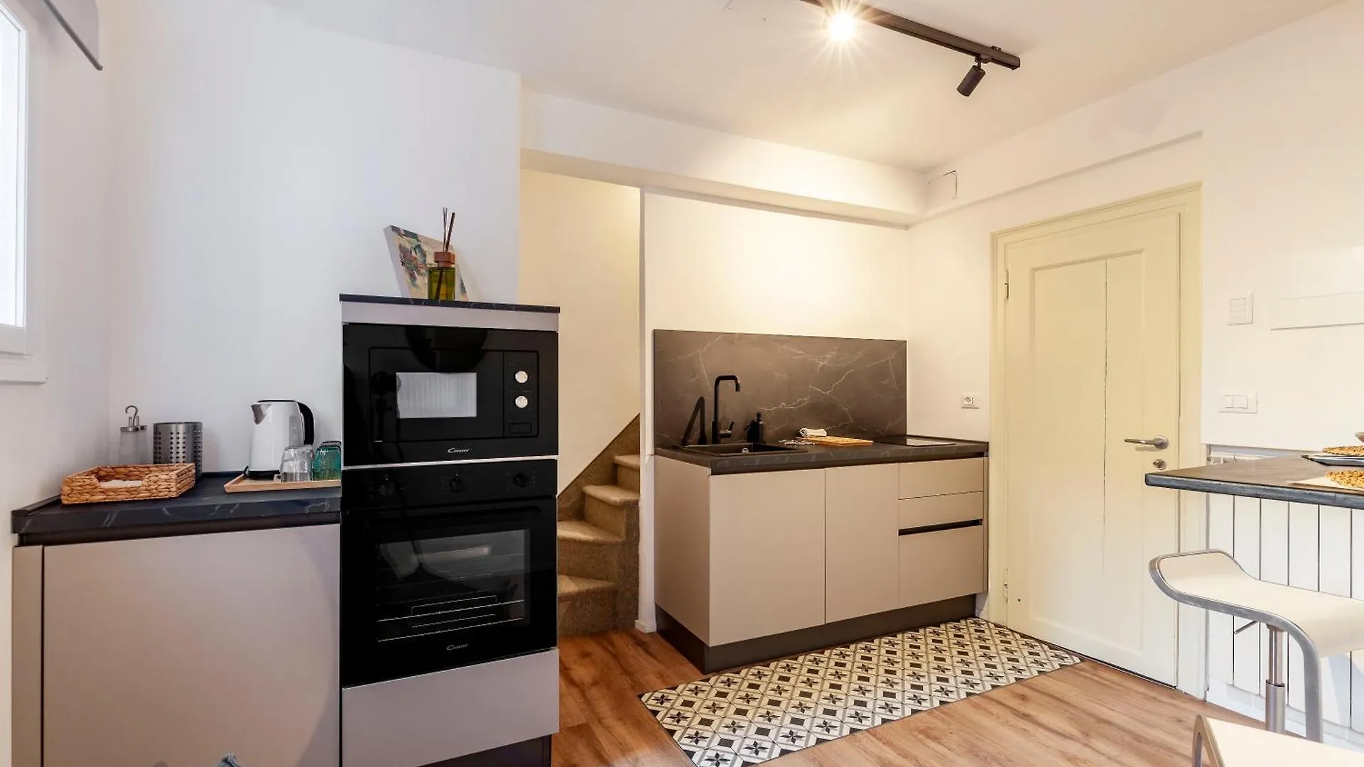 San Lorenzo Apartments 5054 Venice