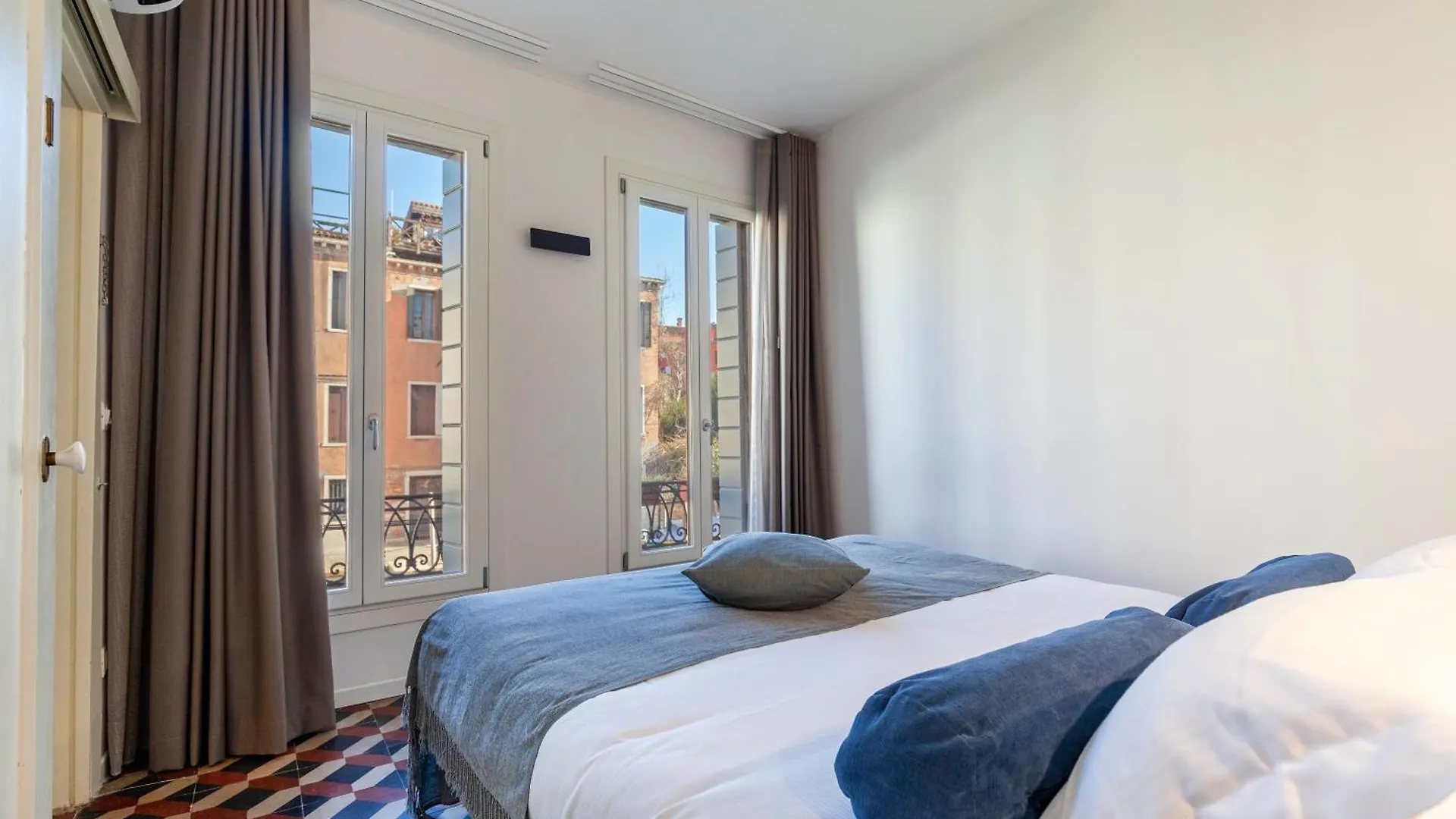 San Lorenzo Apartments 5054 Venice